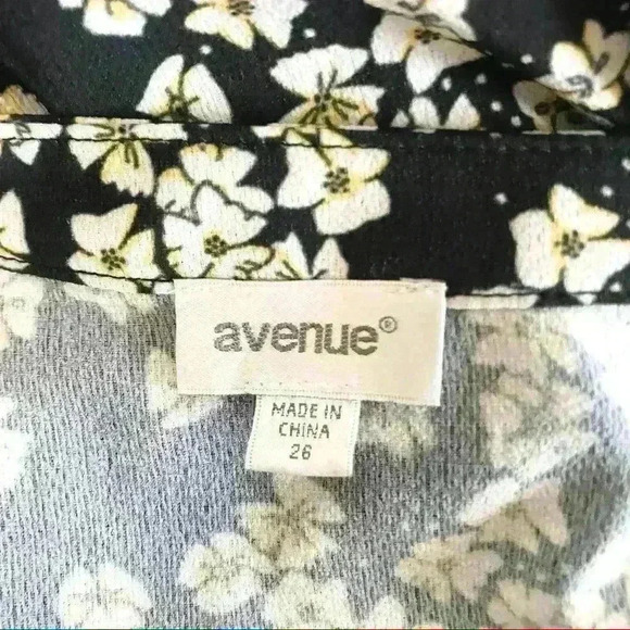 Avenue Gray & Yellow Floral Zip Blouse - Picture 6 of 6